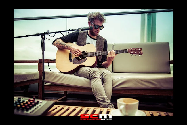 ALLEN & HEATH ZEDi-10FX HYBRID COMPACT MIXER 4×4 USB With FX 8 ALLEN & HEATH ZEDi-10FX HYBRID COMPACT MIXER 4×4 USB With FX - Image 8